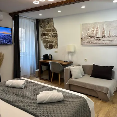 Palace Luxury بيت ضيافة سبليت