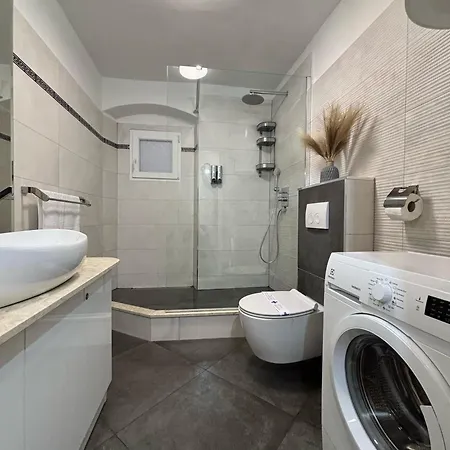 Guest house Palace Luxury 4*